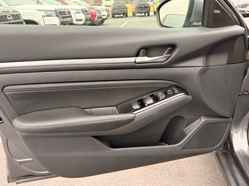 Certified 2023 Nissan Altima 2.5 SV w/ SV Premium Package image 11