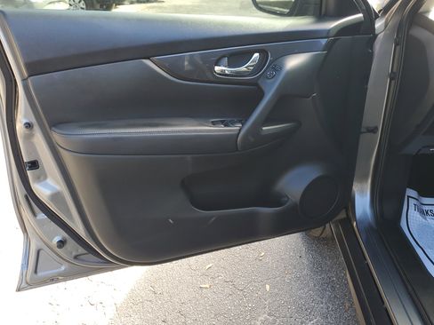 Used 2020 Nissan Rogue S w/ Special Edition Package image 17