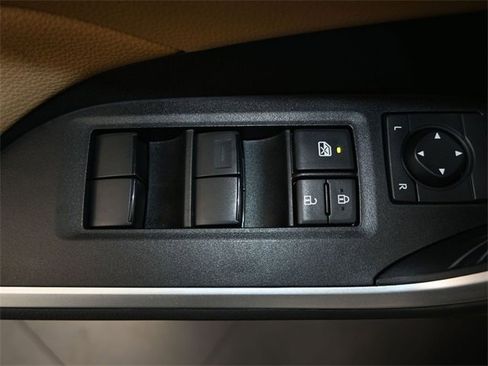 Used 2025 Toyota RAV4 LE image 10