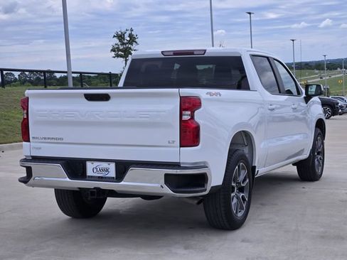 Used 2024 Chevrolet Silverado 1500 LT AWD/4WD image 8