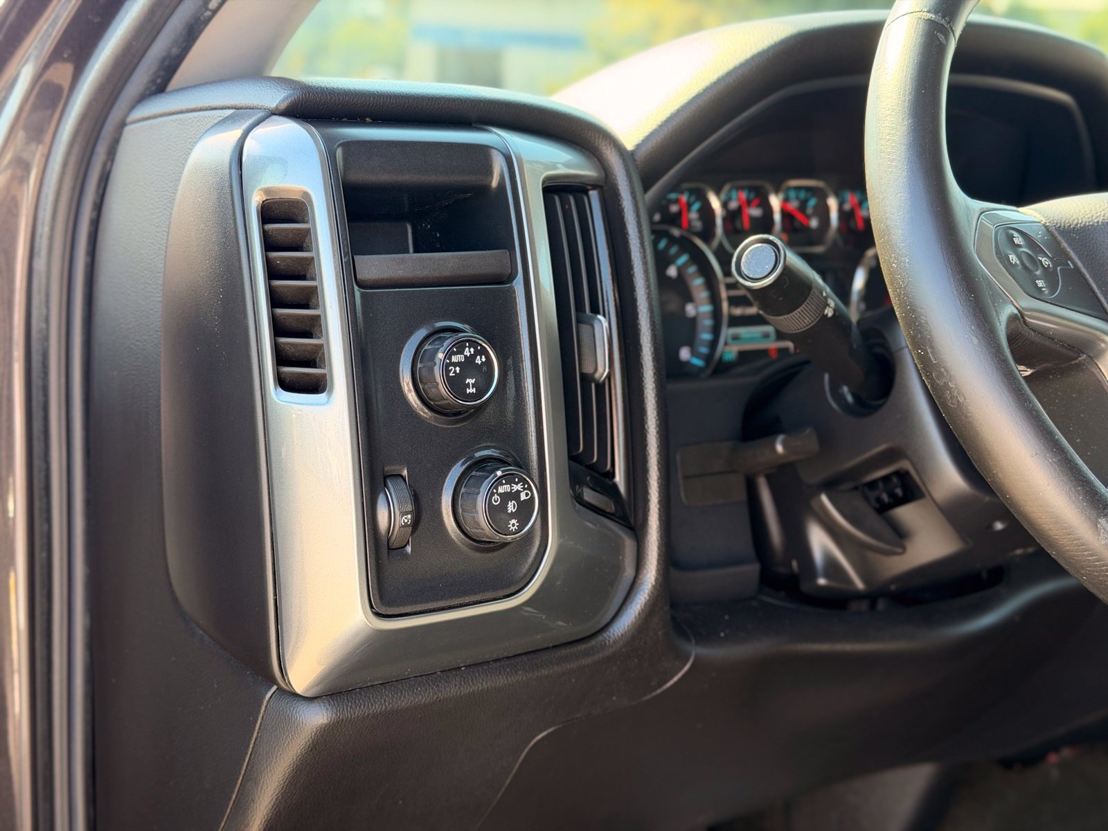 Used 2015 Chevrolet Silverado 1500 LT w/ All Star Edition AWD/4WD image 22