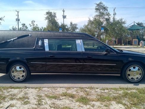 Used 2011 Cadillac DTS Hearse image 5
