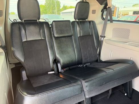 Used 2019 Dodge Grand Caravan SXT FWD image 39