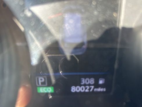 Used 2019 Nissan Rogue SV image 6