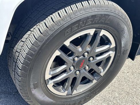 Used 2024 Toyota Tacoma TRD Sport RWD image 9