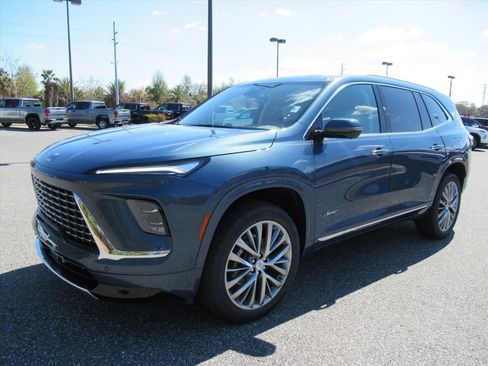 New 2026 Buick Enclave Avenir w/ Super Cruise Package image 3