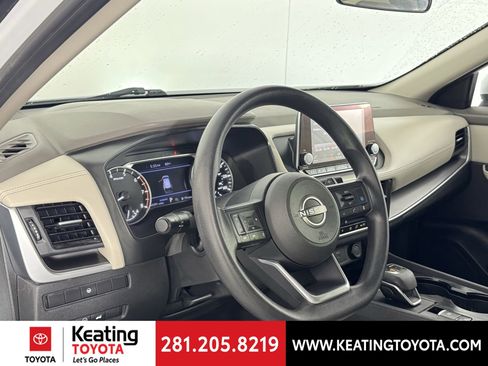 Used 2024 Nissan Rogue SV image 12