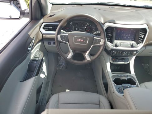 Used 2023 GMC Acadia SLT FWD image 15