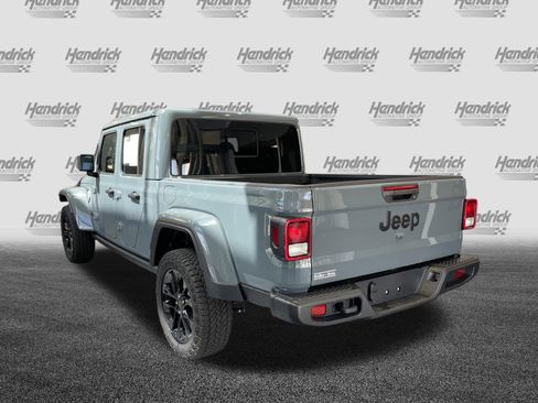 Used 2025 Jeep Gladiator Nighthawk image 8