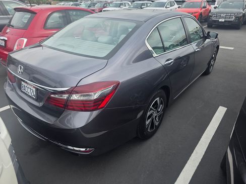 Used 2017 Honda Accord LX image 4