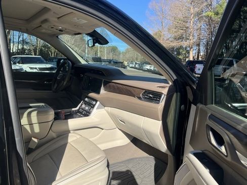 Used 2022 GMC Yukon XL Denali image 10