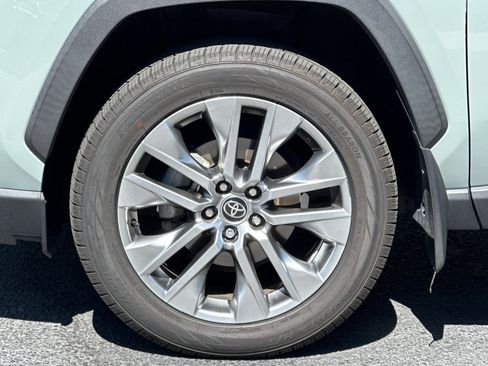 Used 2022 Toyota RAV4 XLE Premium FWD image 11