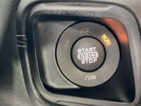 Used 2025 Jeep Wrangler Unlimited Sahara AWD/4WD image 23
