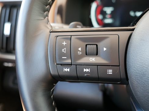 Certified 2025 Nissan Pathfinder Platinum AWD/4WD image 28