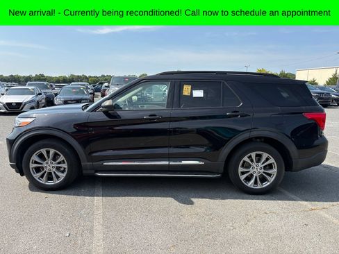 Used 2021 Ford Explorer XLT w/ Equipment Group 202A AWD/4WD image 7