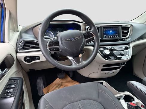 Used 2018 Chrysler Pacifica L image 21