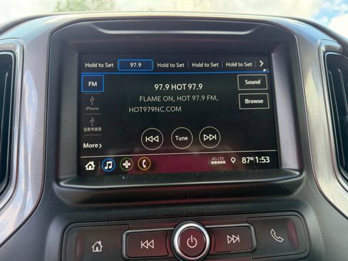 Used 2019 Chevrolet Silverado 1500 Custom image 24