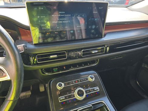 Used 2022 Lincoln Nautilus Reserve w/ Equipment Group 201A image 18