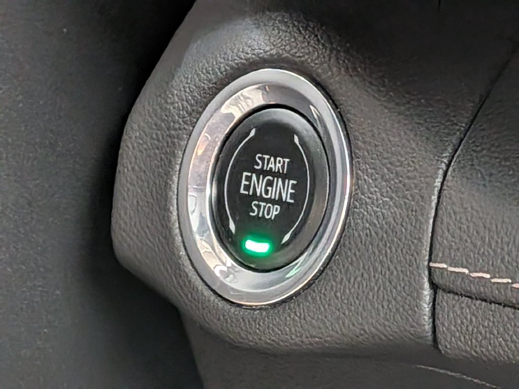 Used 2023 Buick Envision Essence w/ Sport Touring Package FWD image 18