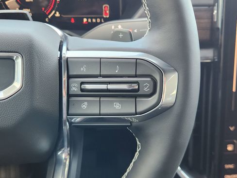 New 2026 GMC Acadia Denali Ultimate w/ LPO, Floor Liner Package image 33