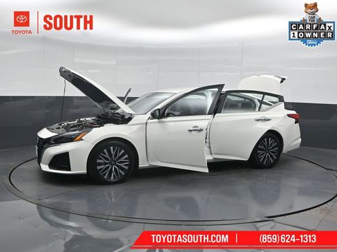 Used 2025 Nissan Altima 2.5 SV FWD image 51