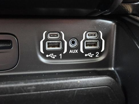 Used 2019 RAM 1500 Limited AWD/4WD image 18