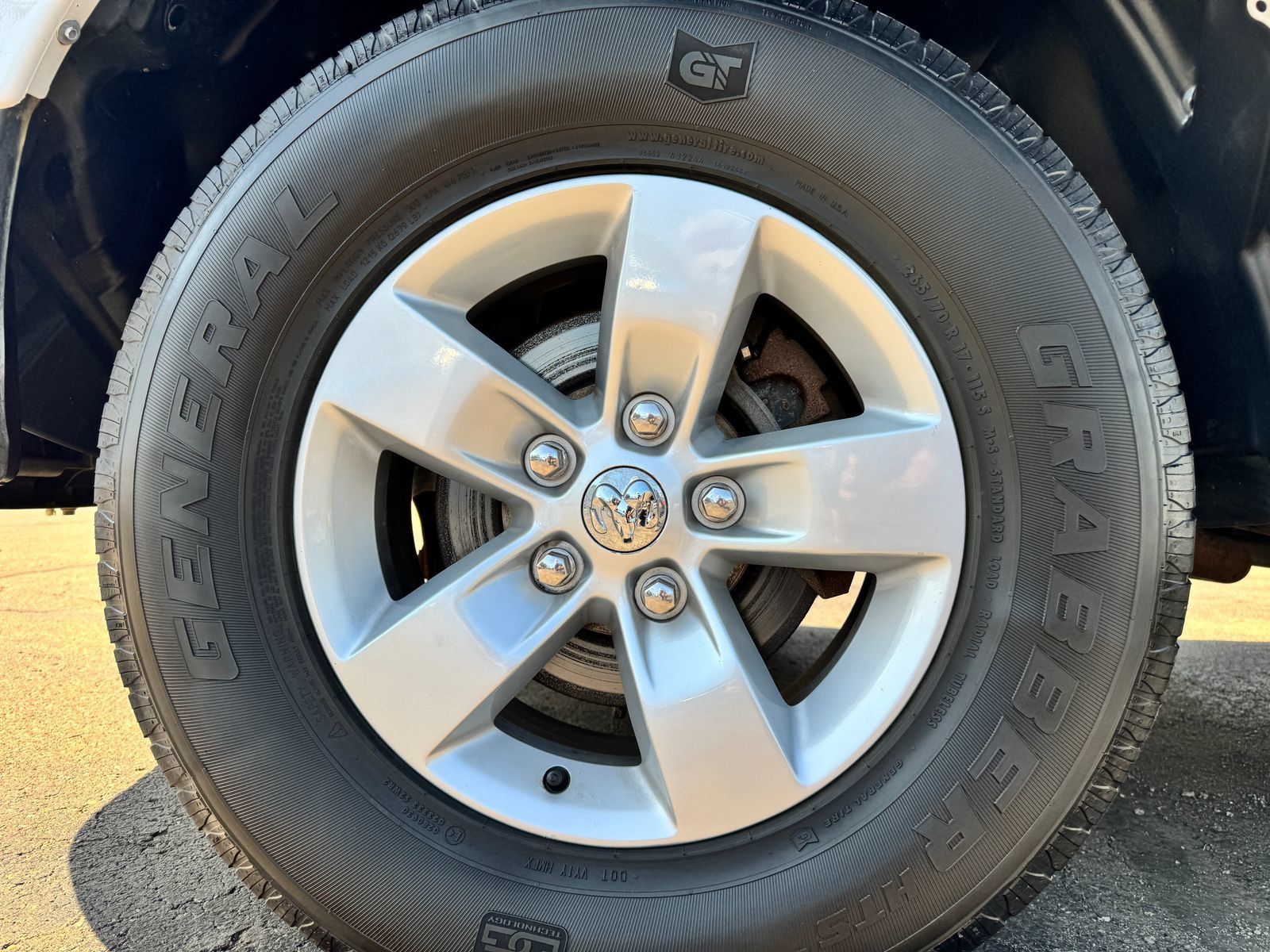 Used 2018 RAM 1500 Classic SLT AWD/4WD image 34