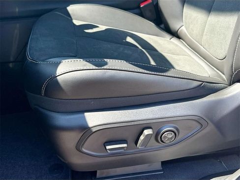 New 2025 Jeep Grand Cherokee L Altitude image 18