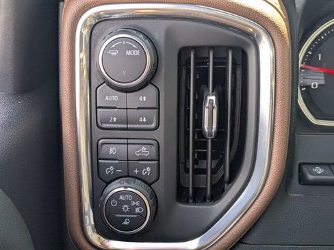 Used 2022 Chevrolet Silverado 2500 High Country w/ Technology Package AWD/4WD image 23