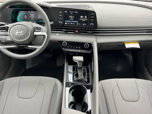 New 2026 Hyundai Elantra Hybrid FWD image 13