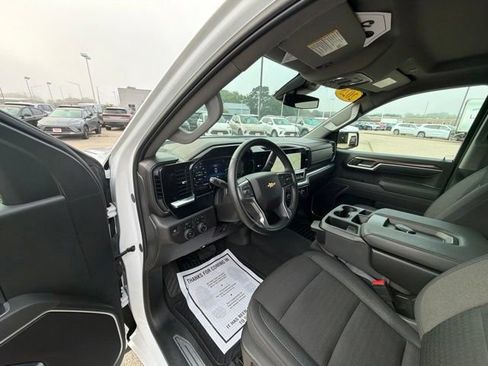 Used 2025 Chevrolet Silverado 1500 LT w/ Safety Package AWD/4WD image 10