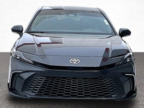 Certified 2025 Toyota Camry SE FWD image 4