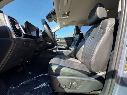 Used 2024 Kia Sorento S FWD image 22