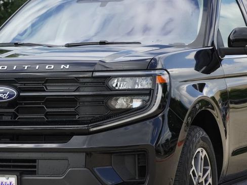 Used 2025 Ford Expedition Active AWD/4WD image 4