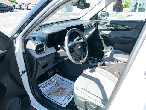 Used 2025 Chevrolet TrailBlazer LT FWD image 14