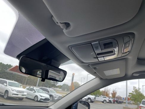 New 2025 Kia Telluride S image 22