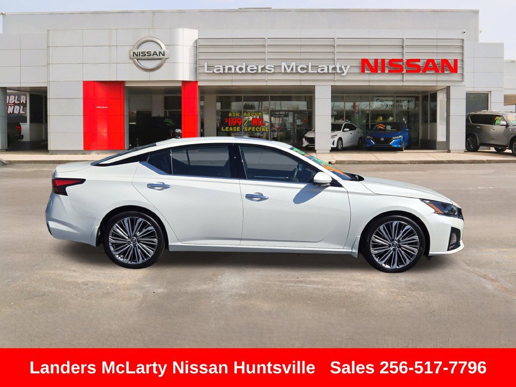 Used 2025 Nissan Altima 2.5 SL FWD image 2