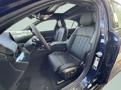 New 2026 BMW 530i xDrive w/ M Sport Package image 13