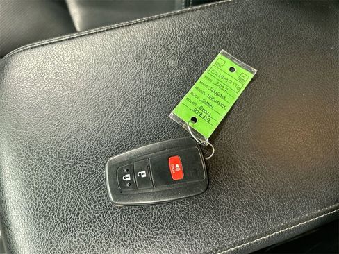 Used 2022 Toyota 4Runner Limited image 12