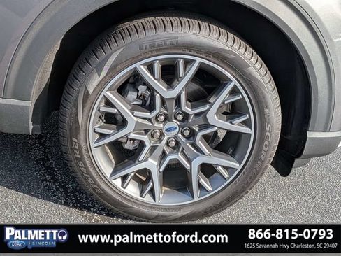 Used 2025 Ford Explorer Platinum w/ Ultimate Package AWD/4WD image 11