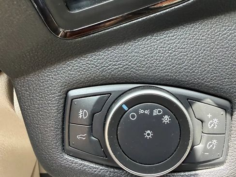 Used 2018 Ford Escape Titanium w/ Ford Safe & Smart Package FWD image 17