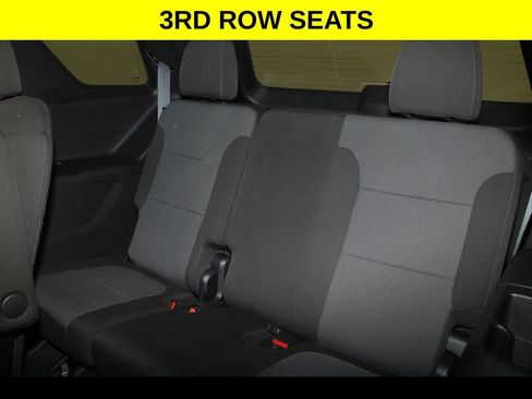 Used 2023 Chevrolet Traverse LT FWD image 6