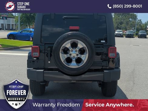 Used 2017 Jeep Wrangler Unlimited Sahara w/ Connectivity Group AWD/4WD image 6