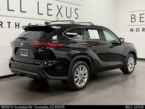 Used 2022 Toyota Highlander Limited image 4