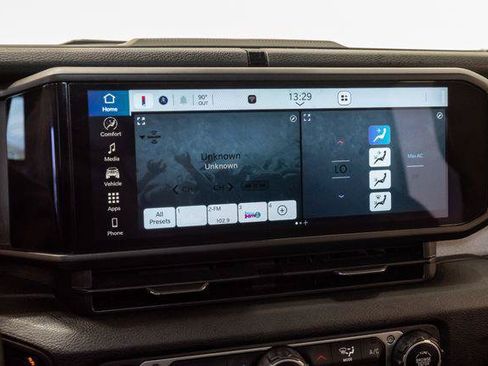 Certified 2025 Jeep Wrangler Unlimited Sport AWD/4WD image 19