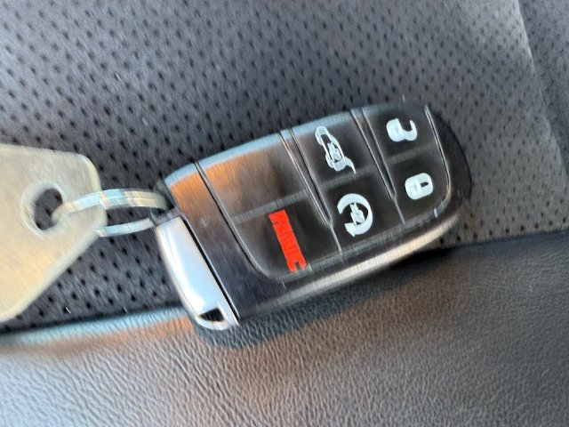 Used 2022 Jeep Grand Cherokee Laredo X RWD image 24