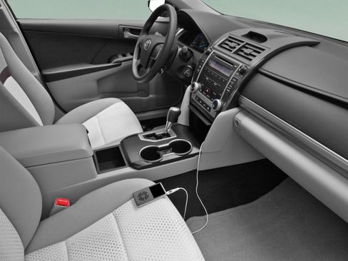 Used 2012 Toyota Camry SE FWD image 29