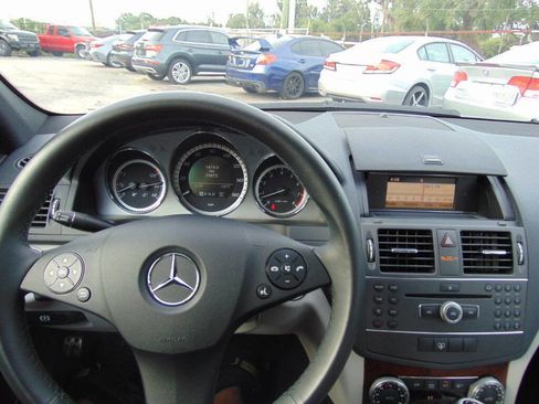 Used 2011 Mercedes-Benz C 300 Sedan image 27