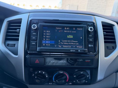 Used 2015 Toyota Tacoma PreRunner image 28