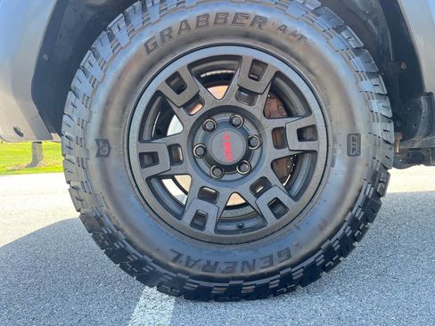 Used 2016 Toyota 4Runner SR5 Premium image 11